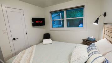 3 bedrooms, desk, iron/ironing board, WiFi