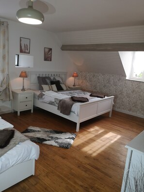 4 chambres, lit parapluie, Wi-Fi gratuit, draps fournis