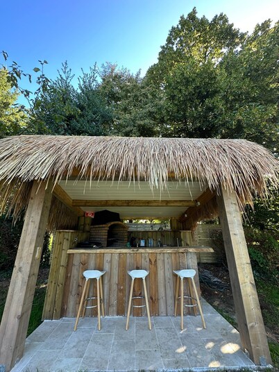 Propriété de Campagne Rénovée Avec Piscine, Calme, Nature, Randonnée