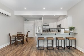 Dining - Modern Condo in Heart of Downtown Fuquay (Fuquay-Varina)
