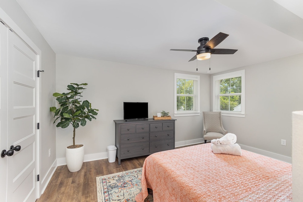 Modern Condo in Heart of Downtown Fuquay FuquayVarina Abritel