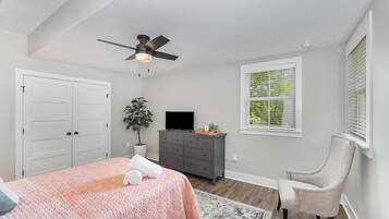 1 habitación, tabla de planchar con plancha, wifi gratis y ropa de cama