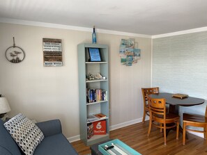 Smart TV, table tennis