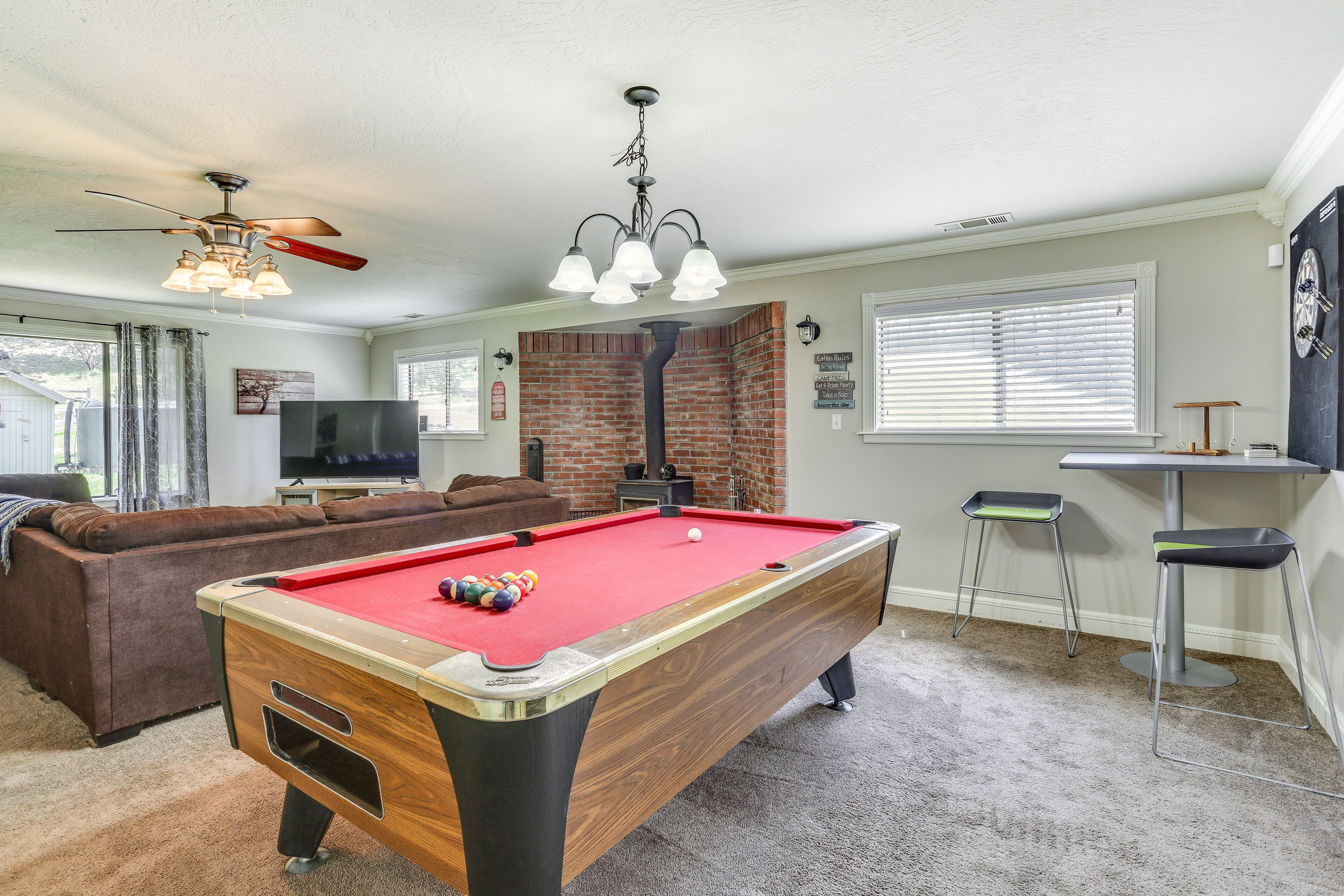 Oakhurst Vacation Rental Near Hiking & Bass Lake!