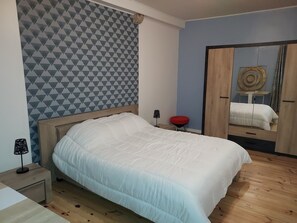 3 chambres, lit parapluie, Wi-Fi, draps fournis