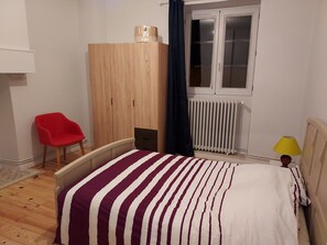 3 habitaciones, cuna de viaje, wifi y ropa de cama 