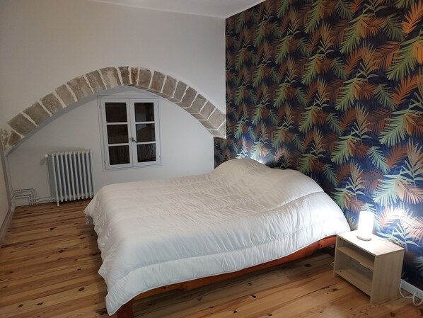 3 chambres, lit parapluie, Wi-Fi, draps fournis