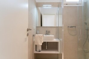 Shower, hair dryer, bidet - Maruzza Home 103 (Favignana)