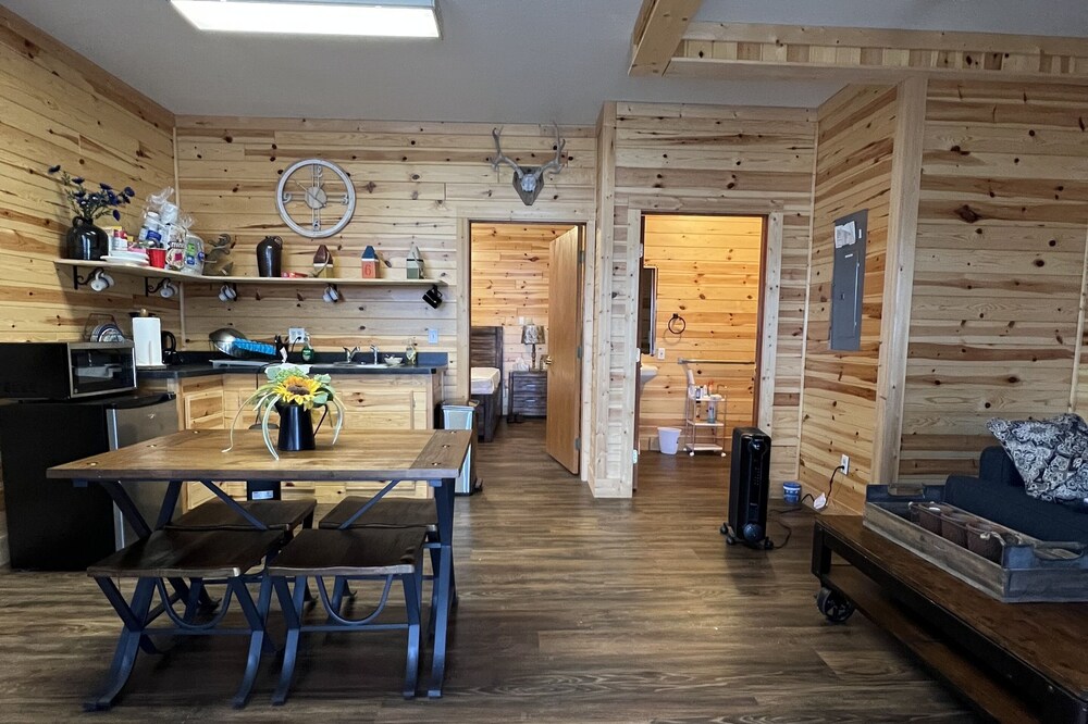 Luxurious Apartment Style Cabin at Arrowhead Lake
