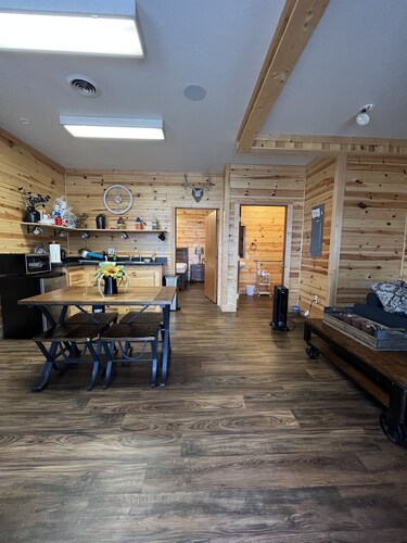 Luxurious Apartment Style Cabin at Arrowhead Lake