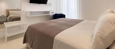 2 bedrooms, bed sheets