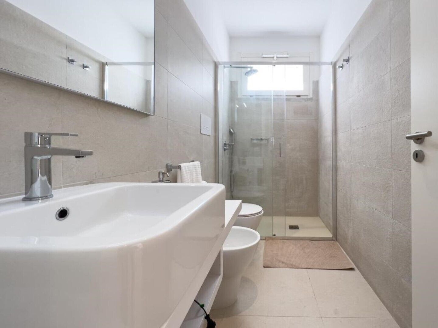 Doccia, asciugacapelli, bidet