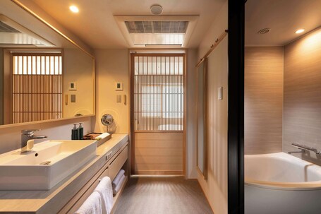 DoubleTree by Hilton Kyoto Higashiyama - Image 30