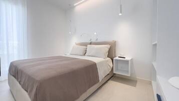 2 bedrooms, bed sheets