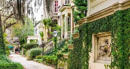 Private Savannah Getaway Near Historic Riverfront!