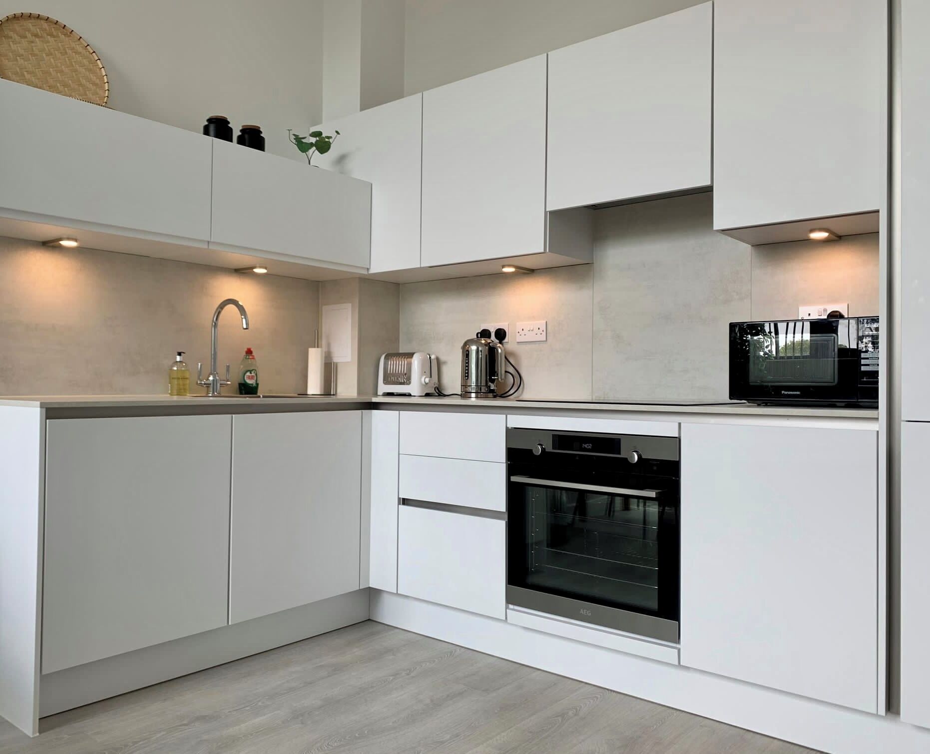 15 Minutes to Heathrow. 30 Minutes to Central London