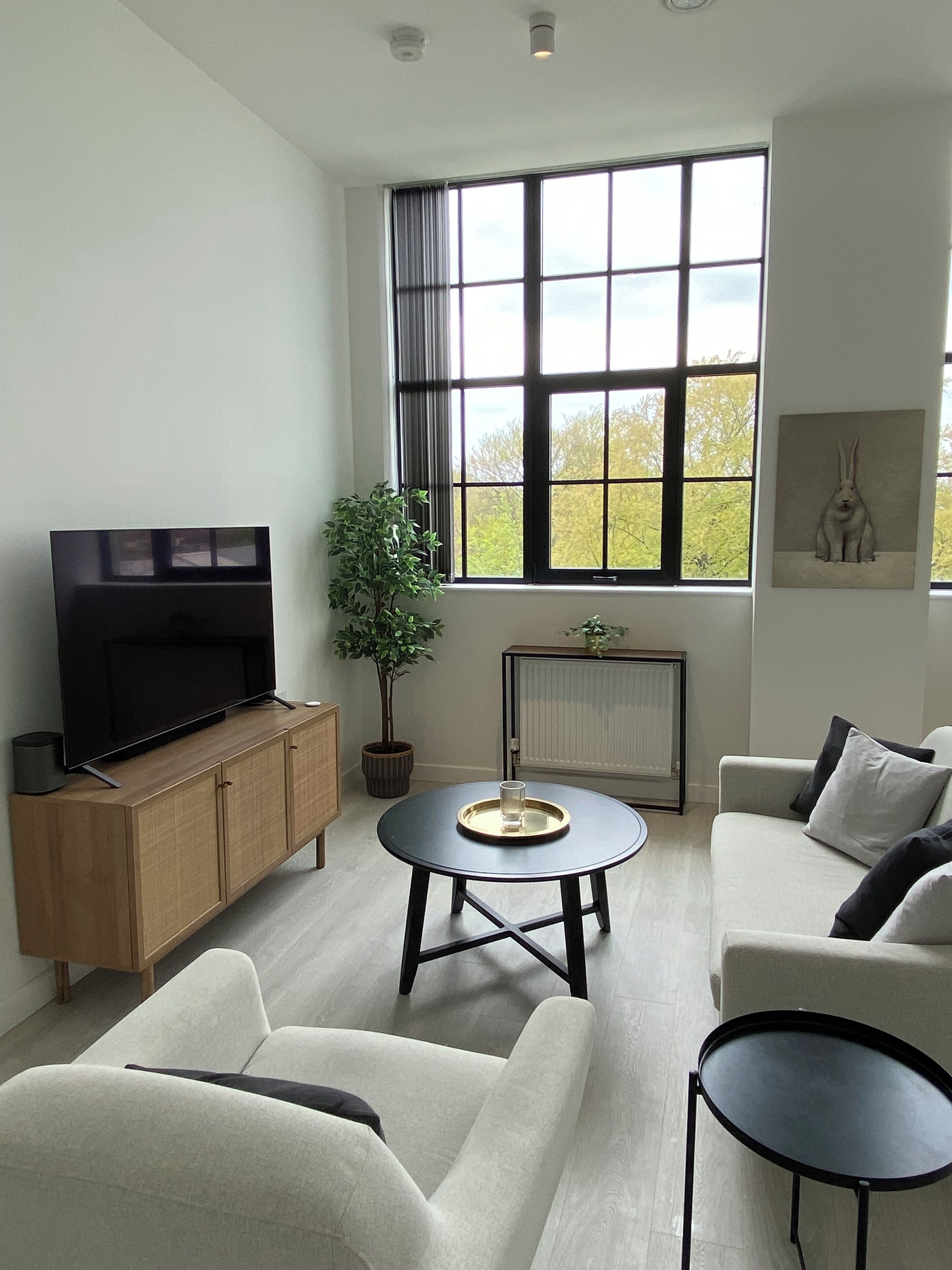 15 Minutes to Heathrow. 30 Minutes to Central London