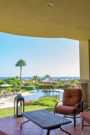 Terrace/patio - Luxury retreat in Cabo del Sol golf and beach community (Cabo San Lucas)
