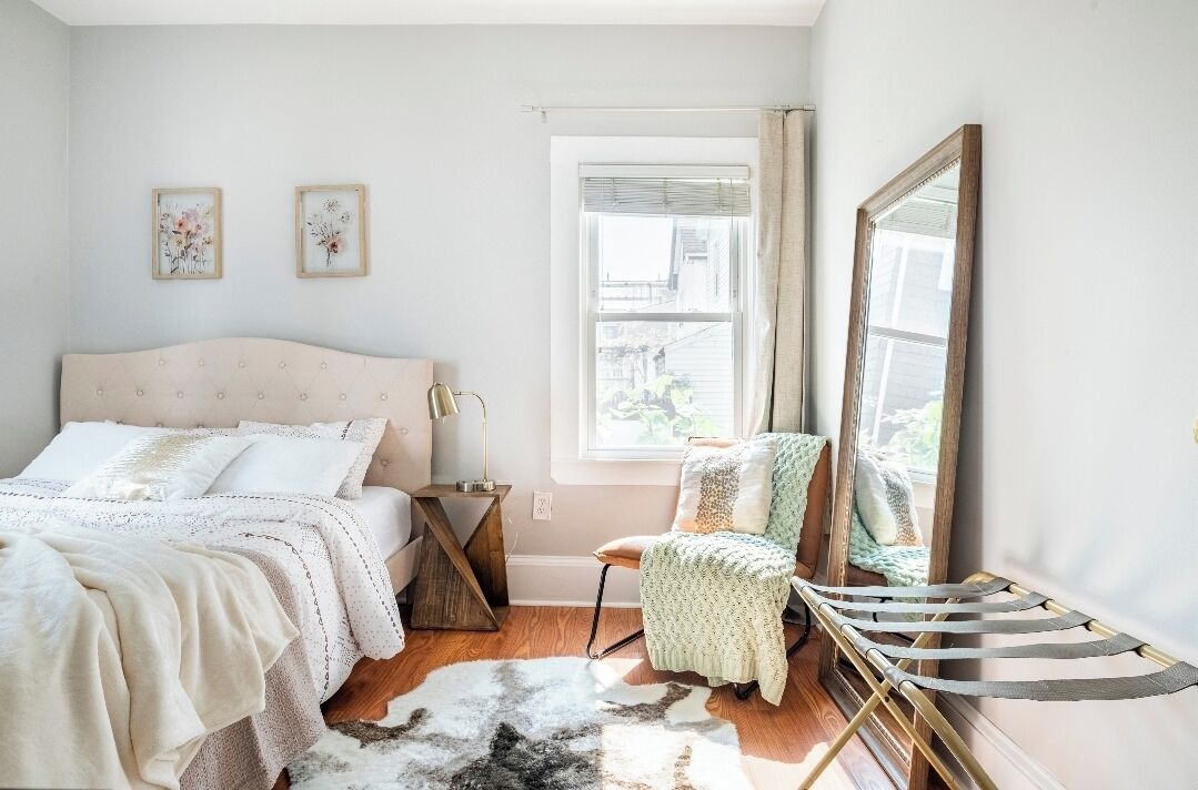 3 habitaciones, escritorio, tabla de planchar con plancha y wifi gratis 