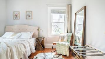 3 habitaciones, escritorio, tabla de planchar con plancha y wifi gratis