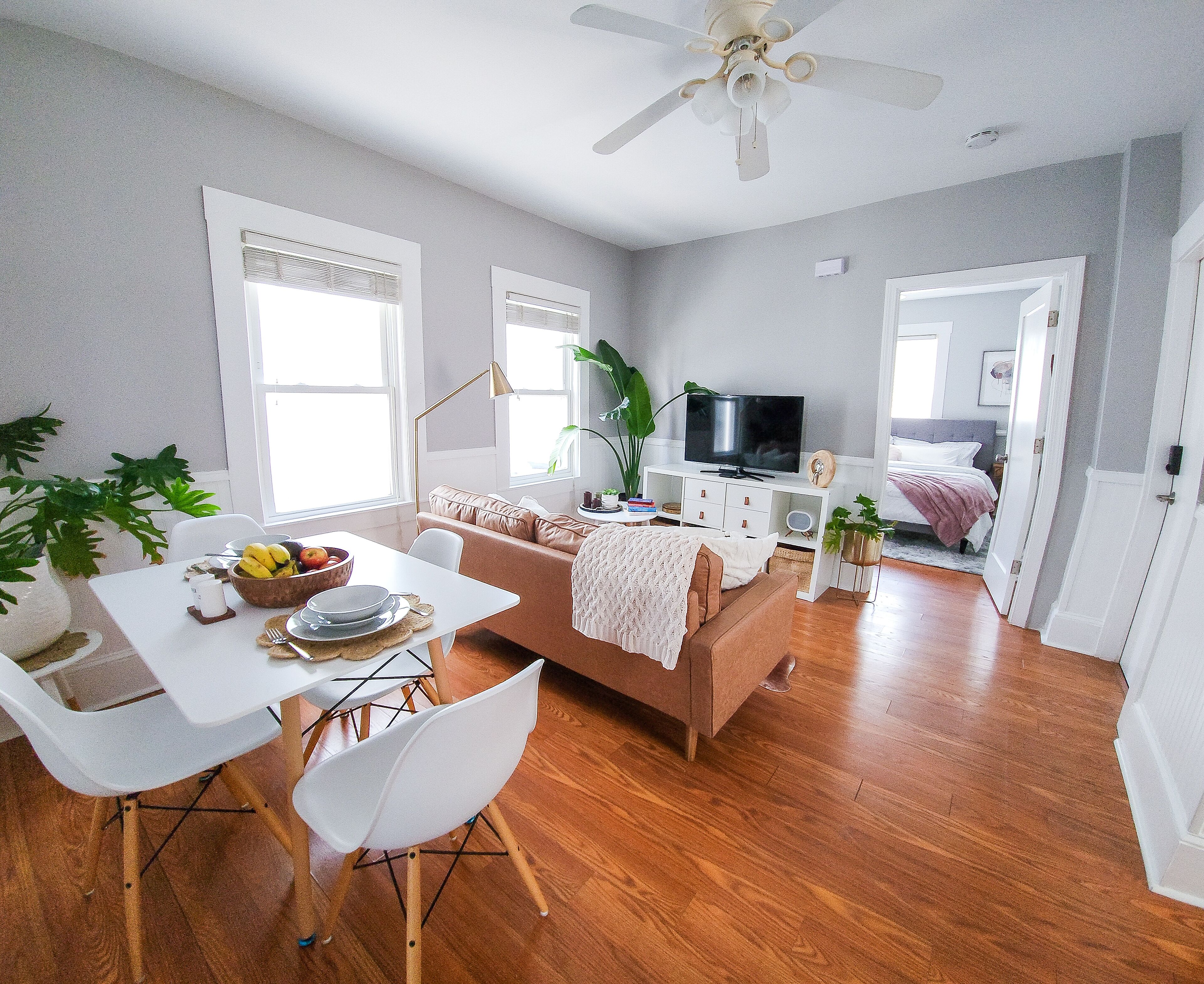 3 habitaciones, escritorio, tabla de planchar con plancha y wifi gratis 