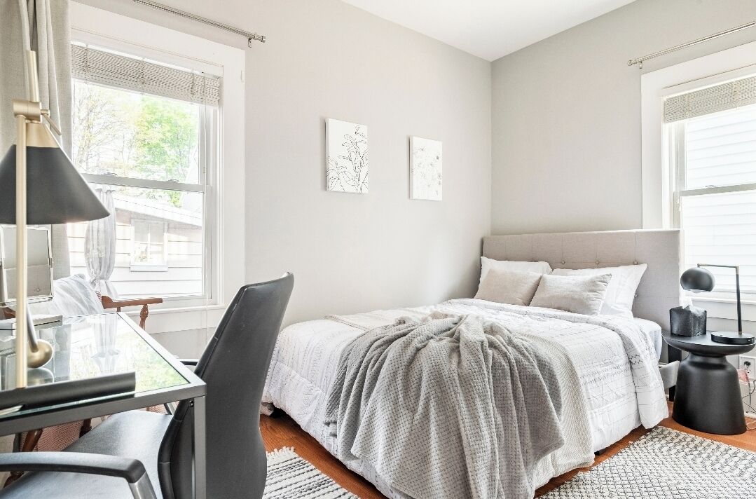 3 habitaciones, escritorio, tabla de planchar con plancha y wifi gratis 