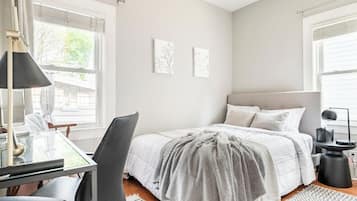 3 habitaciones, escritorio, tabla de planchar con plancha y wifi gratis