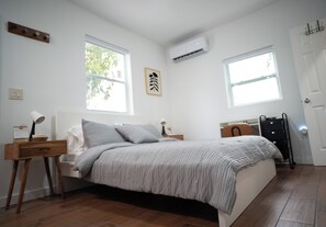 1 bedroom, desk, iron/ironing board, free WiFi