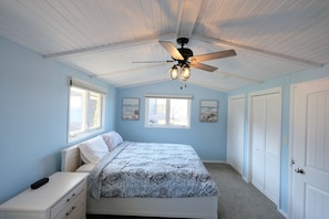 4 camere, una scrivania, ferro/asse da stiro, culla da viaggio