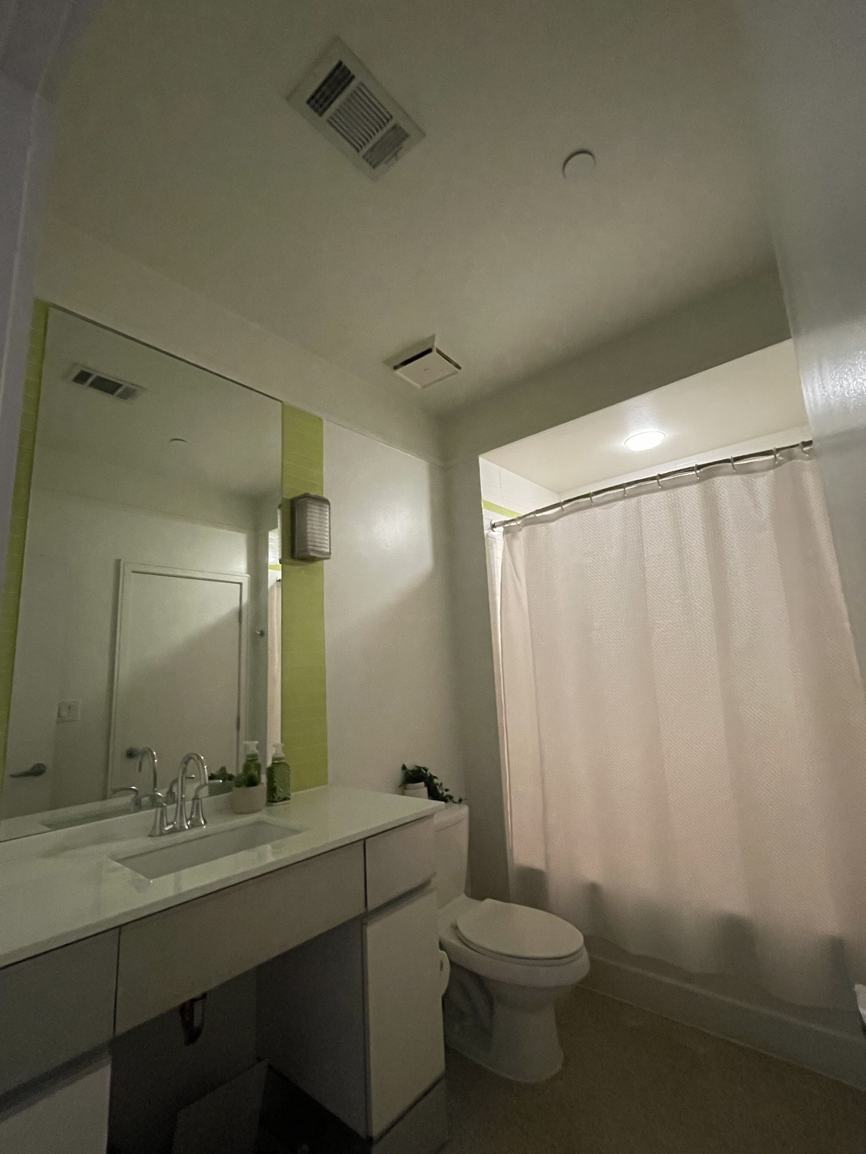 Stylish condo, heart of Downtown