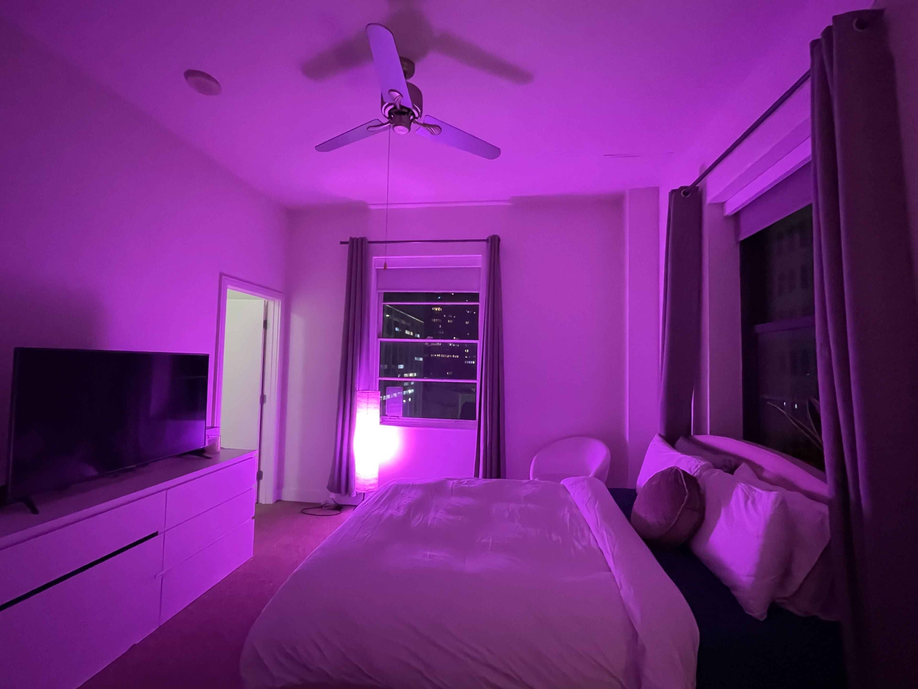 Stylish condo, heart of Downtown