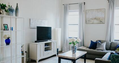Stylish Downtown Condo Retreat - King Bed Suite