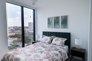 Room - Downtown Miami Condo high rise (Miami)