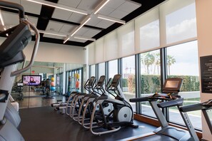 Fitness facility - Downtown Miami Condo high rise (Miami)