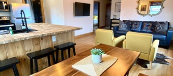 Downtown Sweetwater Suite West