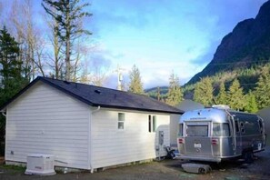 Exterior - Si View... (North Bend)