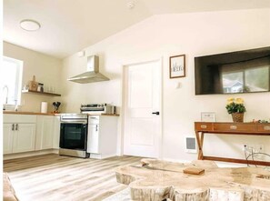 Interior - Si View... (North Bend)