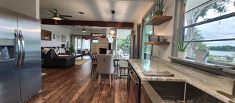 The Silver Springs Lakefront Cottage - with Canoe