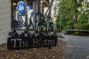 Exterior detail - Lakefront Haven: Lakeland Village Golf! (Allyn)