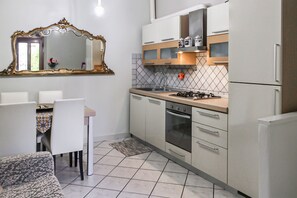 Frigorifero, forno, lavastoviglie, macchina per tè/caffè