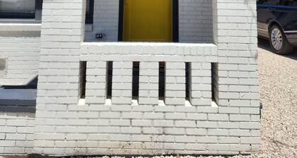 Adorable & Romantic French Corner by Downtown, The Heights & WOMH - Pet Friendly