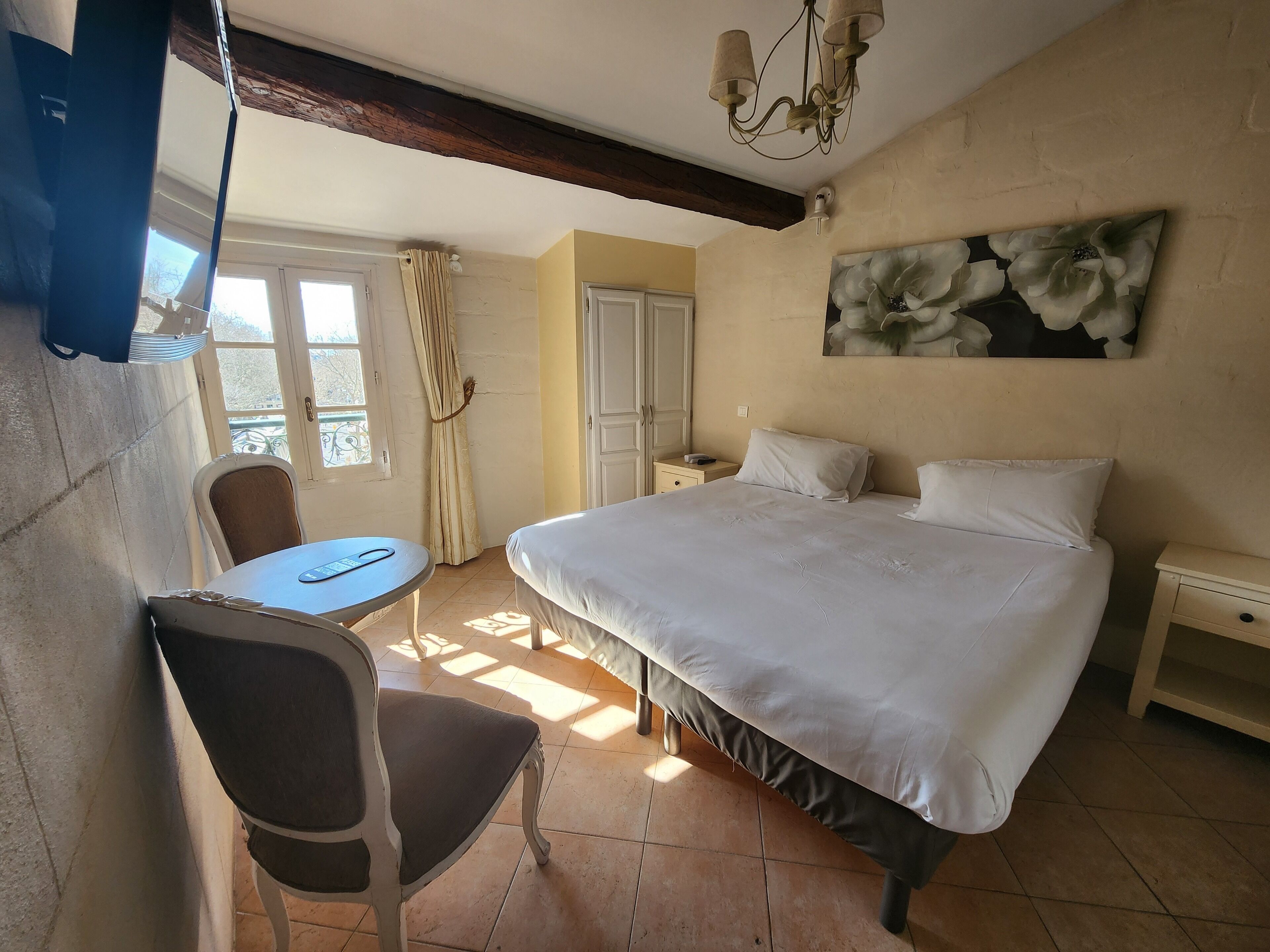 Familien-Vierbettzimmer | Hochwertige Bettwaren, Verdunkelungsvorhänge, schallisolierte Zimmer