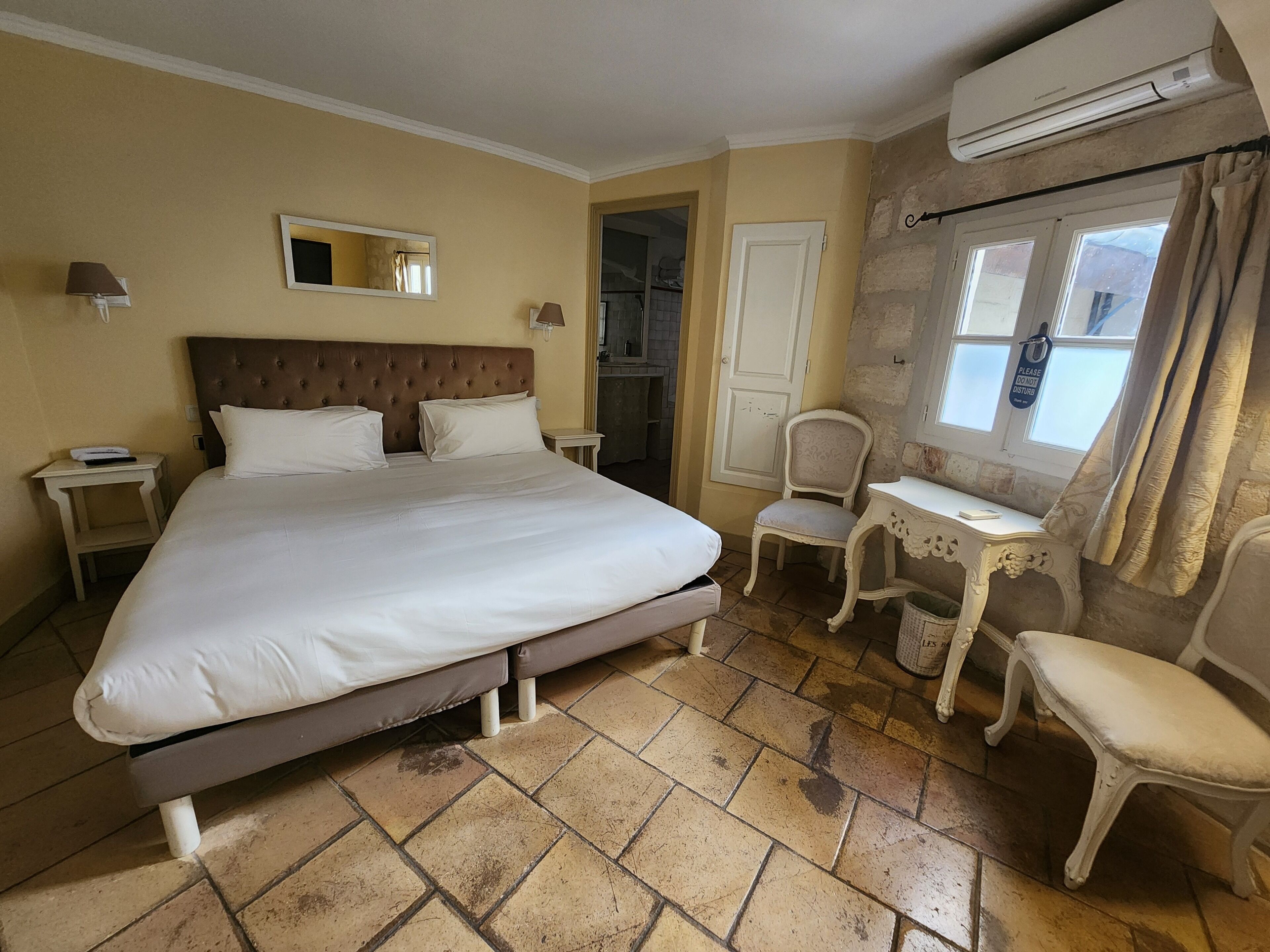 Comfort-Zimmer, 1 King-Bett und Schlafsofa | Hochwertige Bettwaren, Verdunkelungsvorhänge, schallisolierte Zimmer