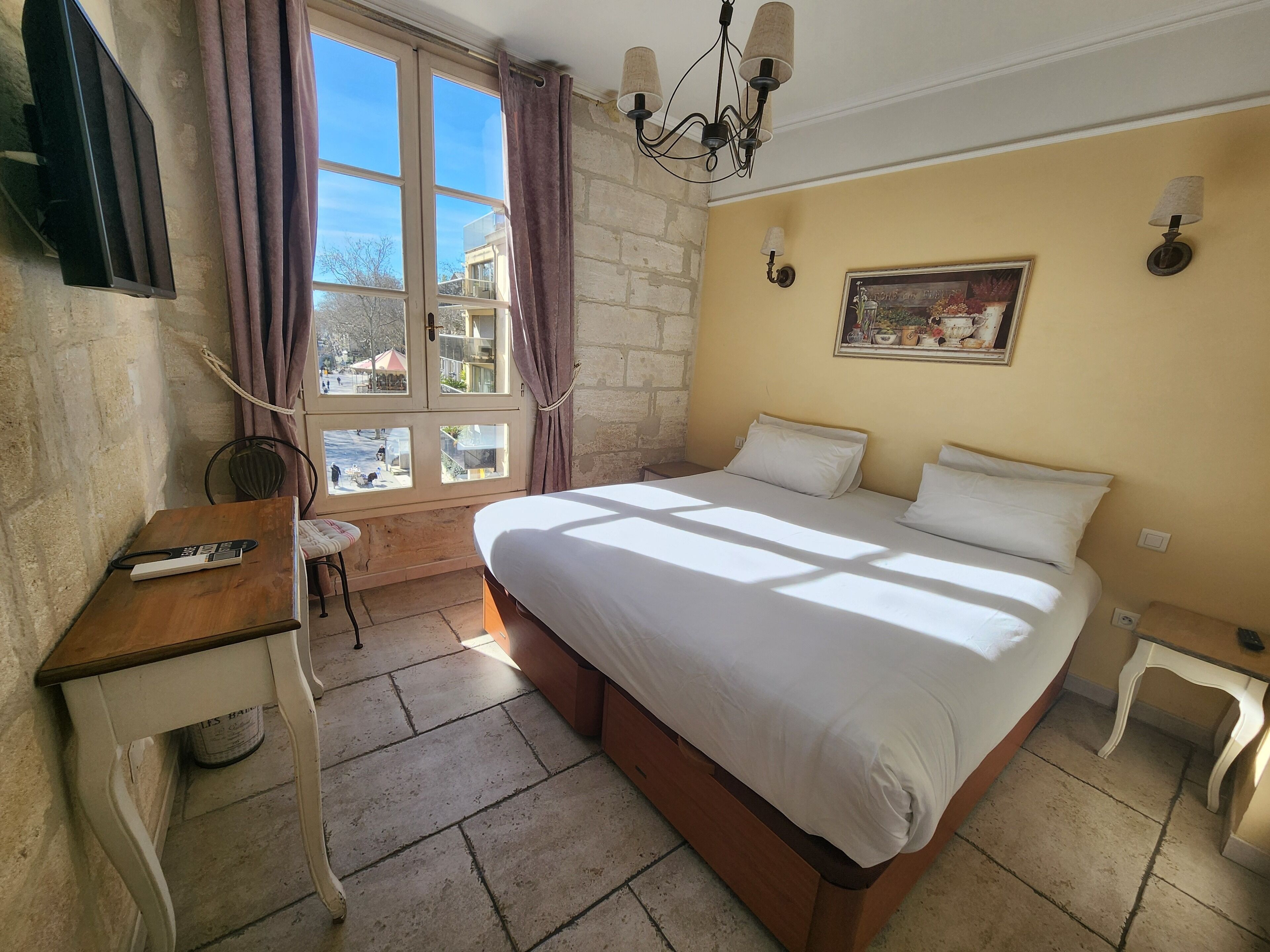 Comfort-Zimmer | Hochwertige Bettwaren, Verdunkelungsvorhänge, schallisolierte Zimmer