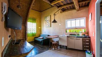 ห้องสแตนดาร์ดสวีท, วิวภูเขา | ครัวส่วนตัว | โต๊ะรับประทานอาหาร