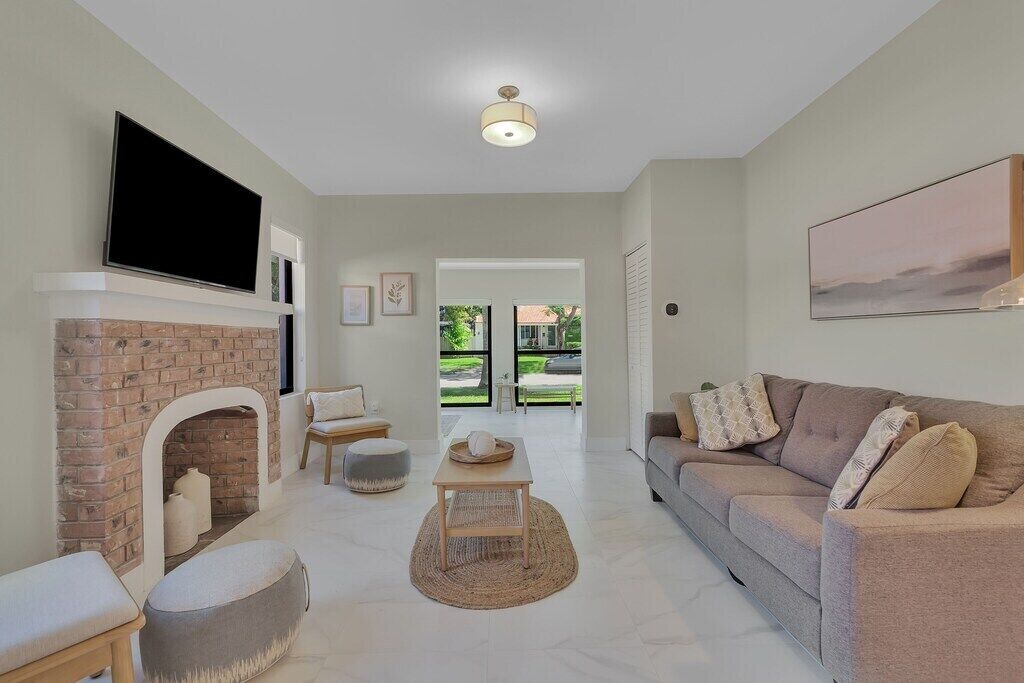 Fully remodeled House, BBQ, Gym, Brickell, Miami Beach, Pet Friendly