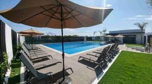Piscine extérieure