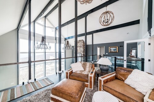 Insane Mountain Views - New Listing