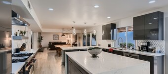 Luxe Oasis Mins to Old Town, Golf, Casino, Spring Training + Heated Pool & Spa
