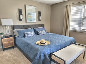 2 habitaciones, tabla de planchar con plancha, cuna de viaje y wifi 